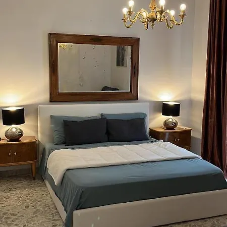 Casa Vacanze Cado Dalle Nubi 2 Ampie Stanze In 4-6 Posti Letto 1 Bagno Privato E Balconi Ideale Per Famiglie E Gruppo Di Amici Apartment *