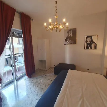 Casa Vacanze Cado Dalle Nubi 2 Ampie Stanze In 4-6 Posti Letto 1 Bagno Privato E Balconi Ideale Per Famiglie E Gruppo Di Amici Apartment